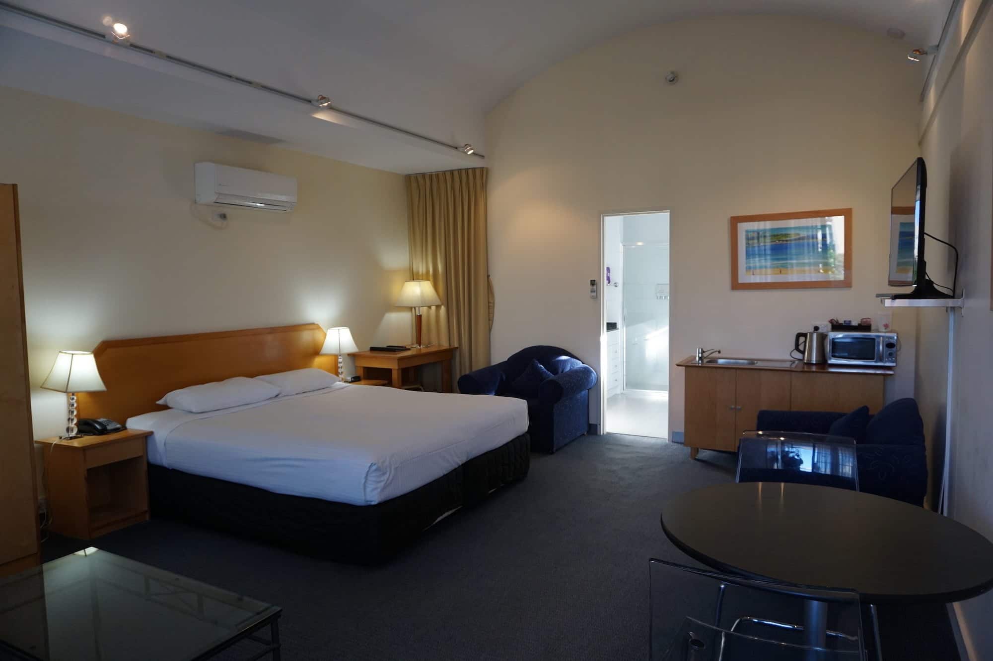 Excellent Double Bay Hotel The Savoy Hotel +(61 2) 9326 1411