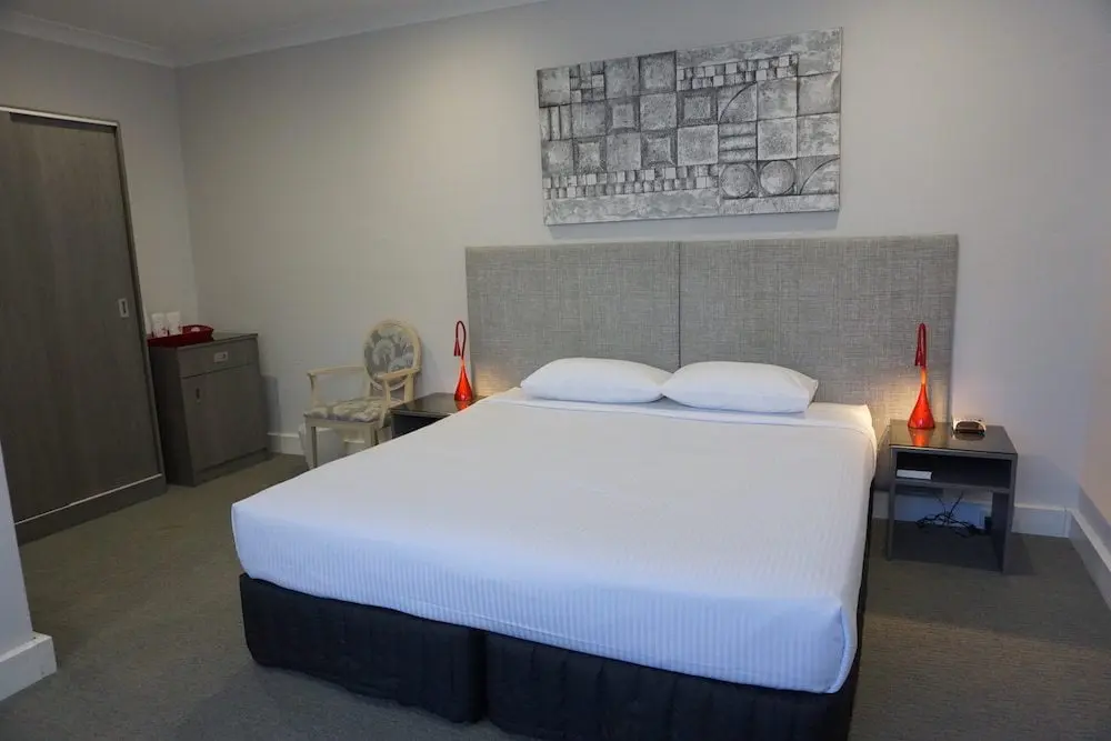 Retreat Suite - Double Bay Accommodation Sydney - The Savoy Hotel